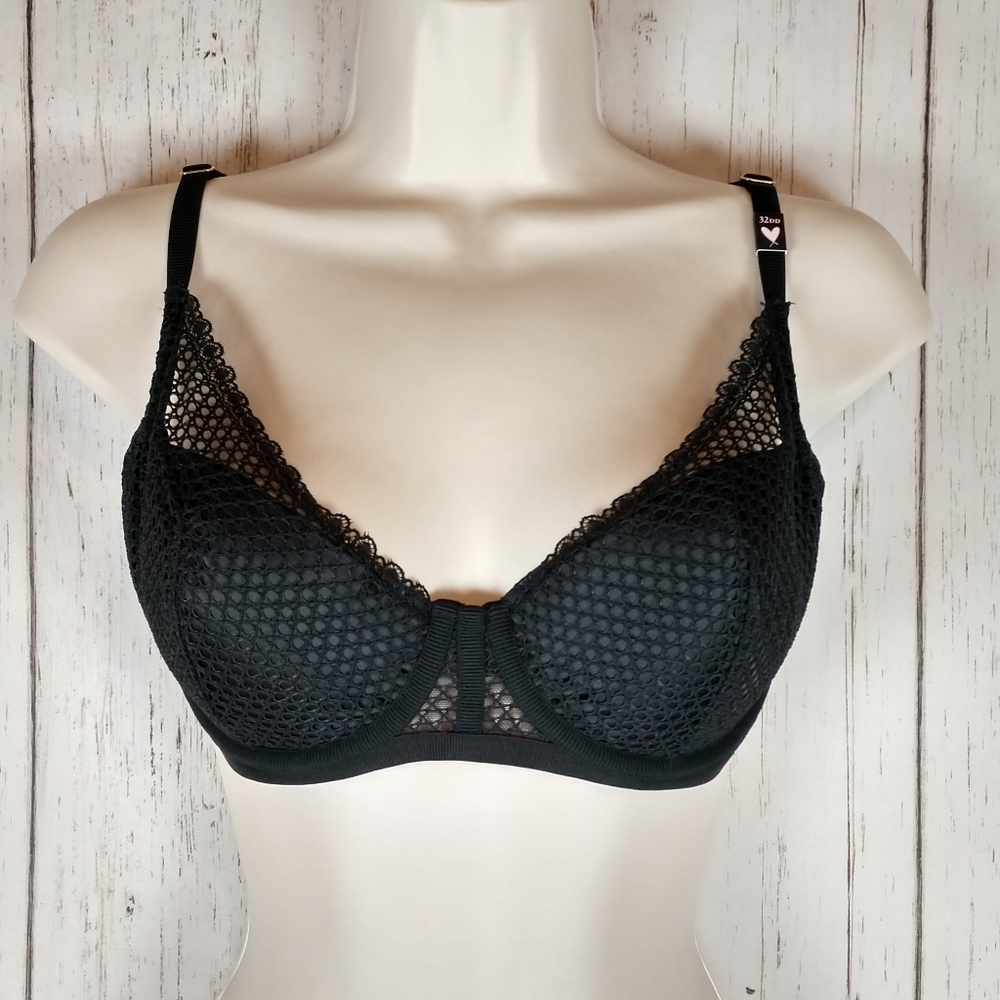 Victoria's Secret Fishnet Lace Push-up Bra - Picture 3 of 11